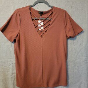 Buckle Black Large Short-Sleeved Mauve Top